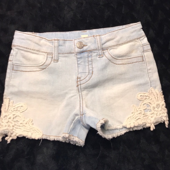 Girls denim shorts with lace design - Picture 1 of 2